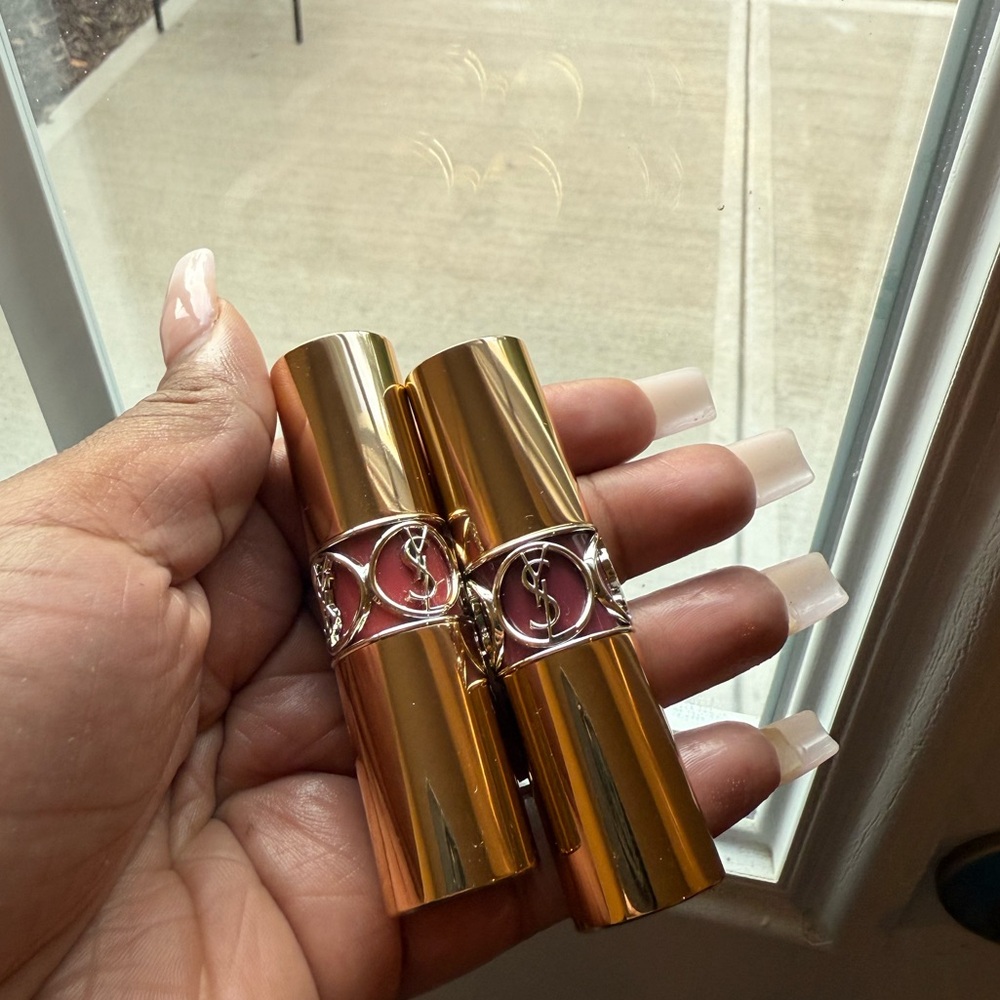 Yves Saint Laurent Lipstick (Rouge Volupté Shine) (Never Used)